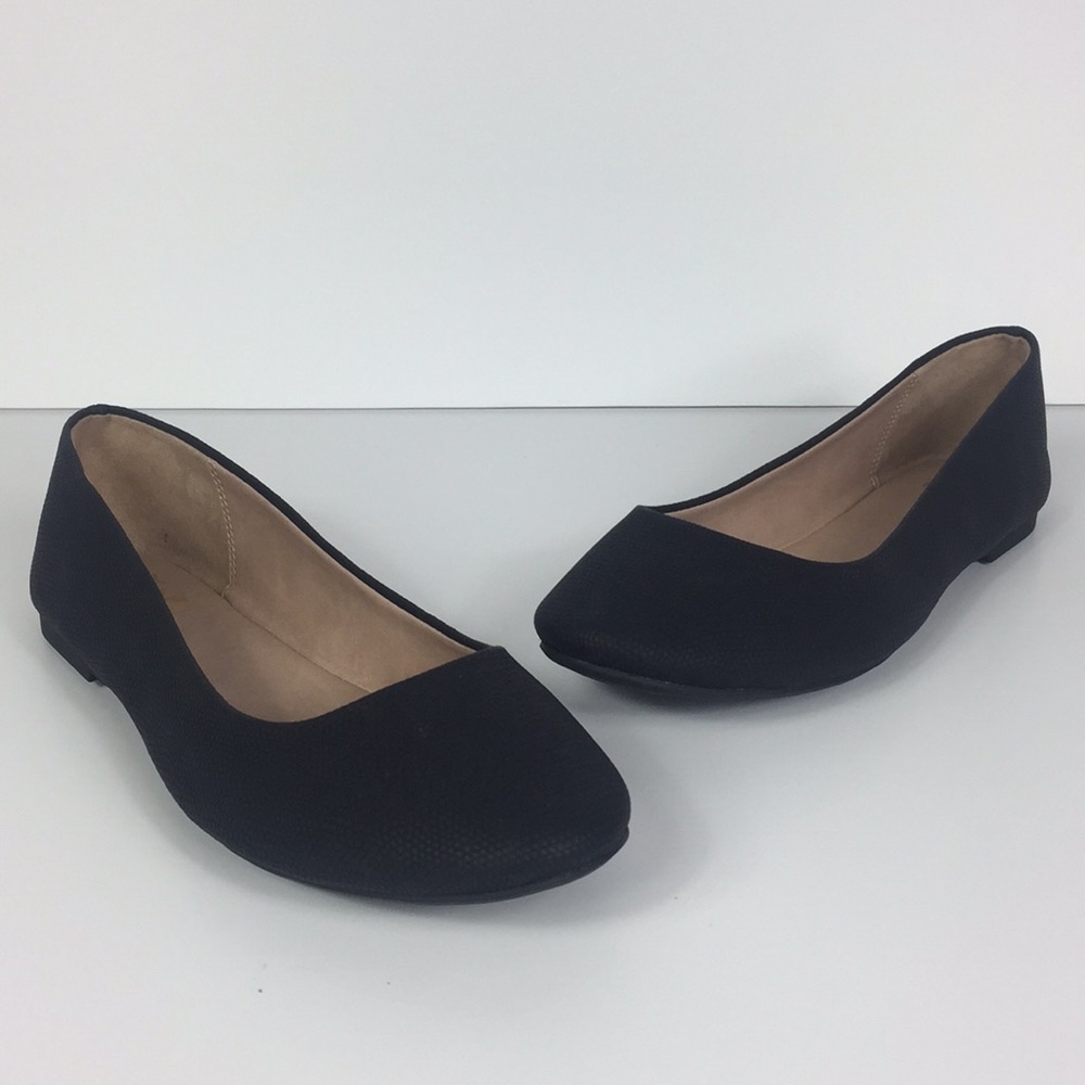 Mix No. 6 Black Textured Flats-Size 7.5